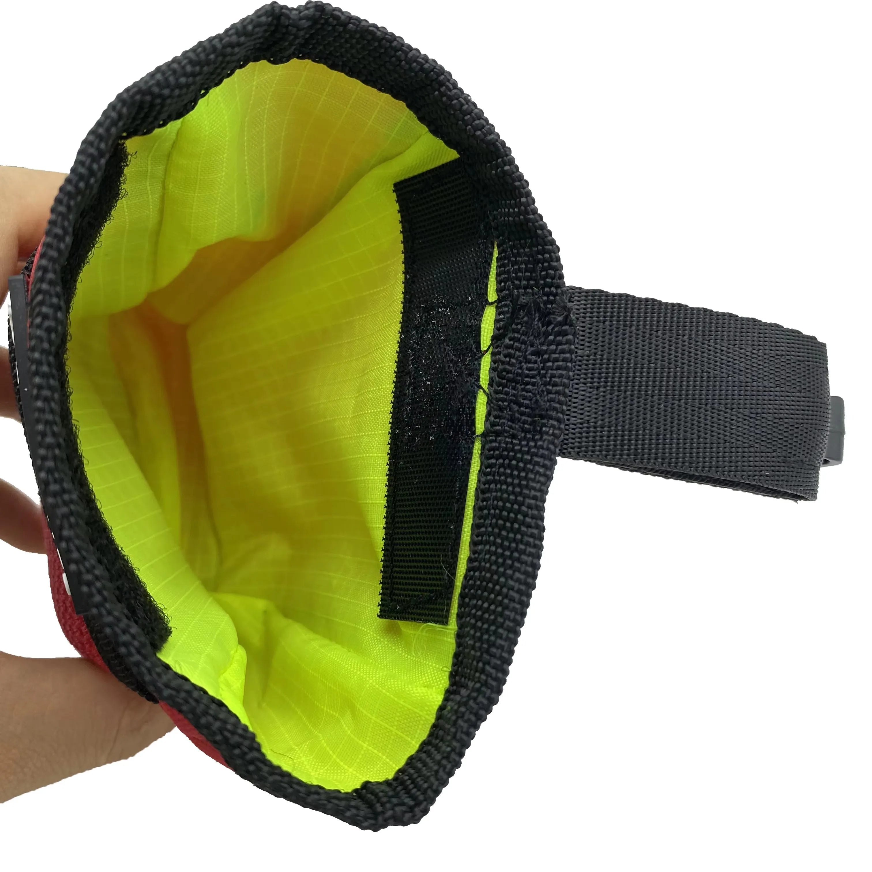 Dog Treat Training Pouch — Magnetic Closure